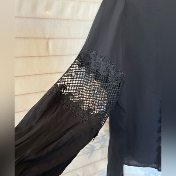 Black Label by Chico’s Black Lace Trim Cropped Blouse Long Cuffed Sleeve 16 - Picture 4 of 14